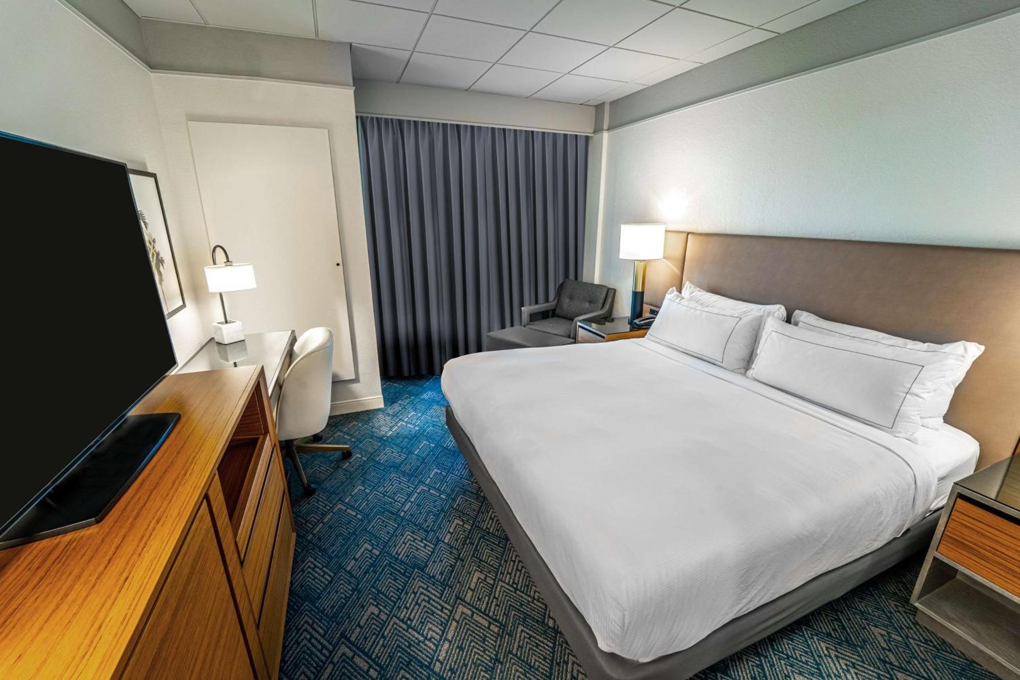 Hotel Doubletree By Hilton Rocky Point Waterfront