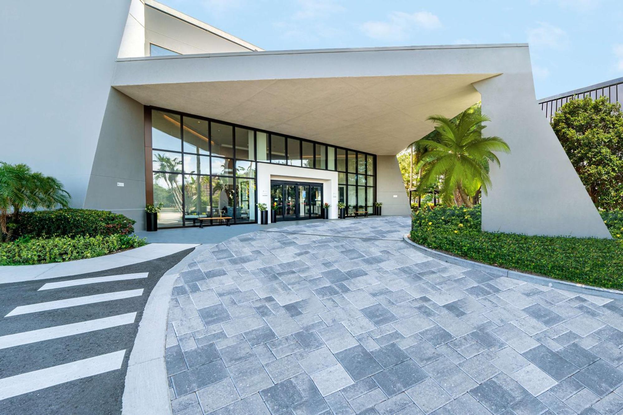Doubletree By Hilton Rocky Point Waterfront 3*
