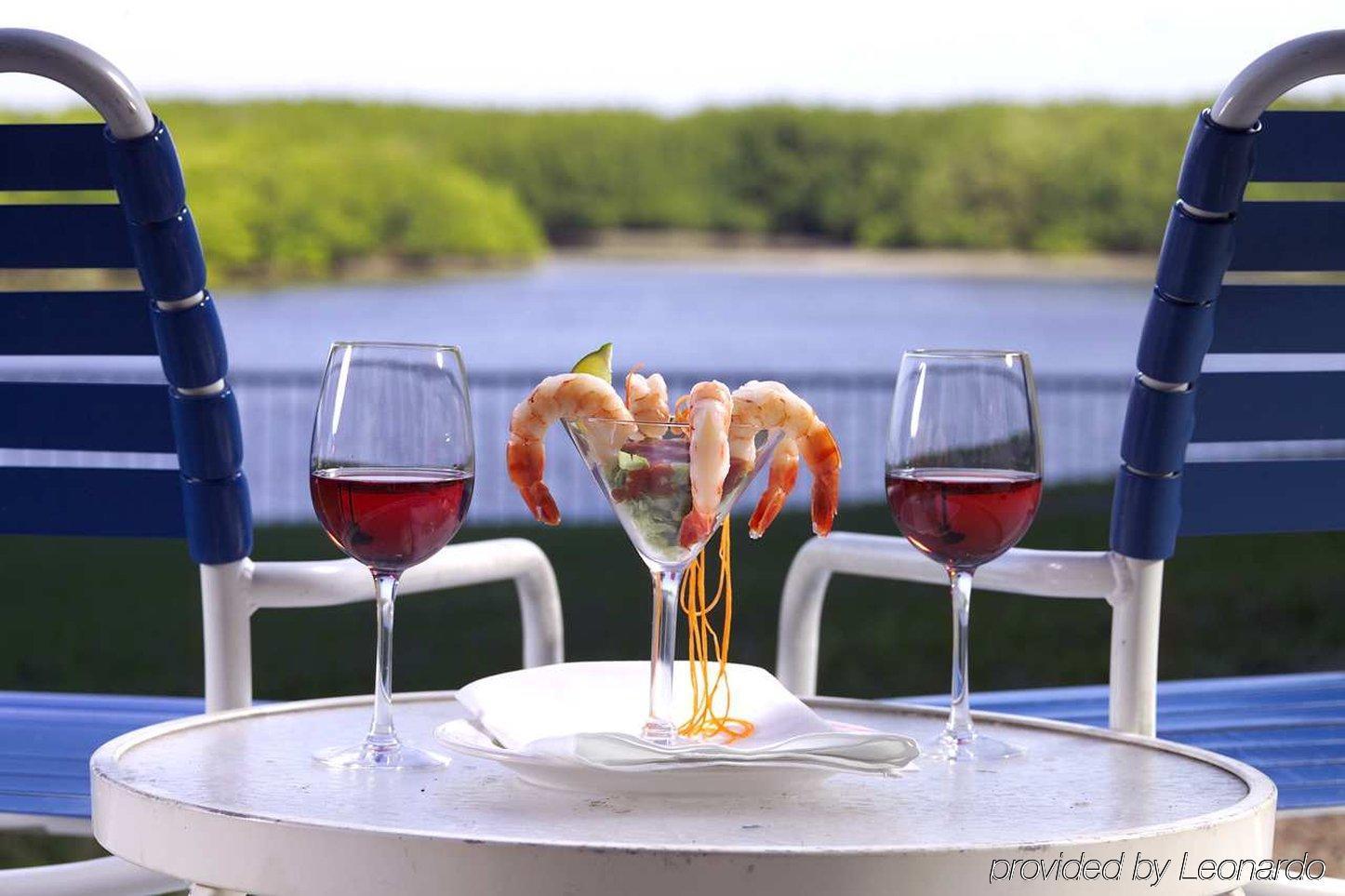 Doubletree By Hilton Rocky Point Waterfront Hotel Tampa