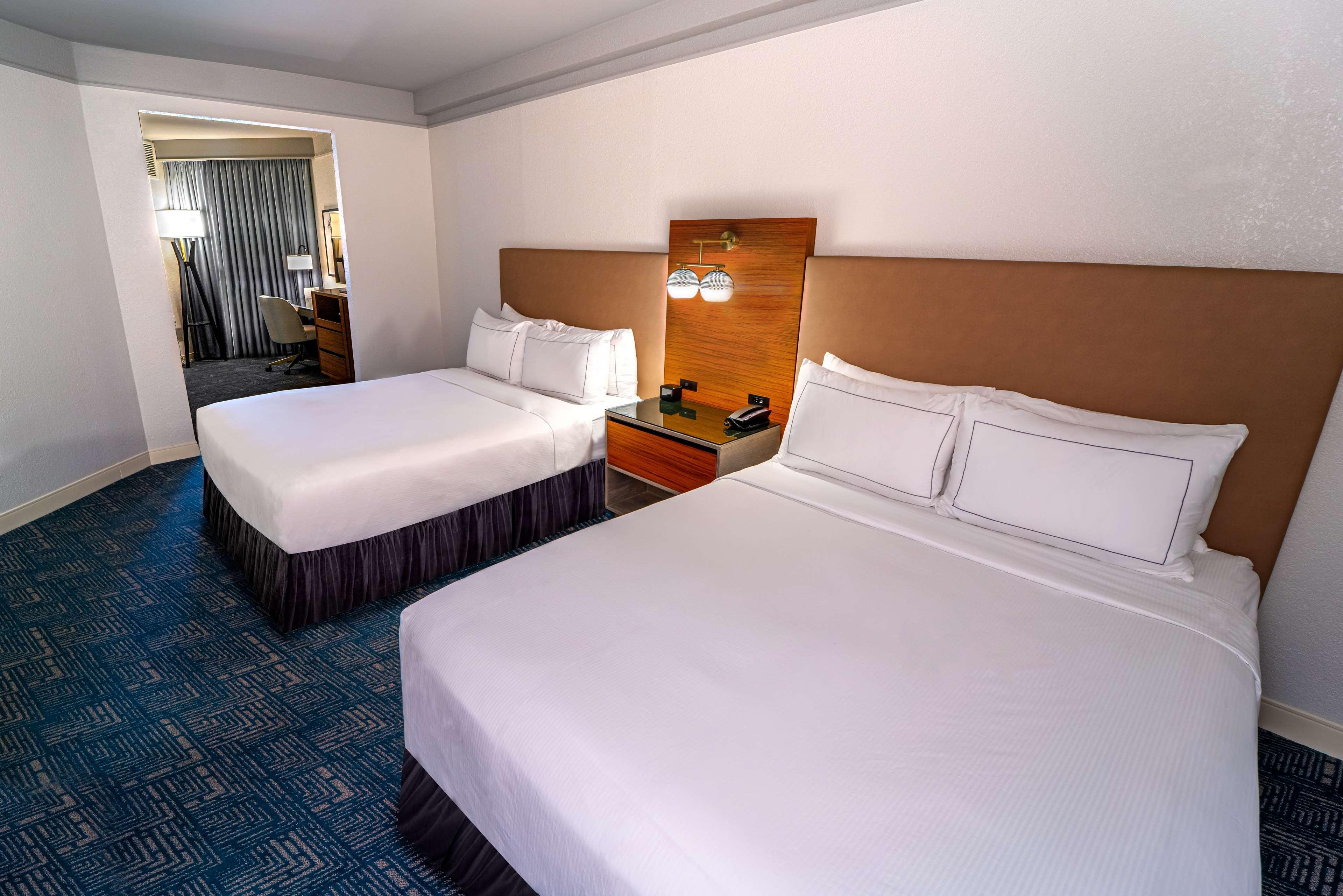 Doubletree By Hilton Rocky Point Waterfront Hotel