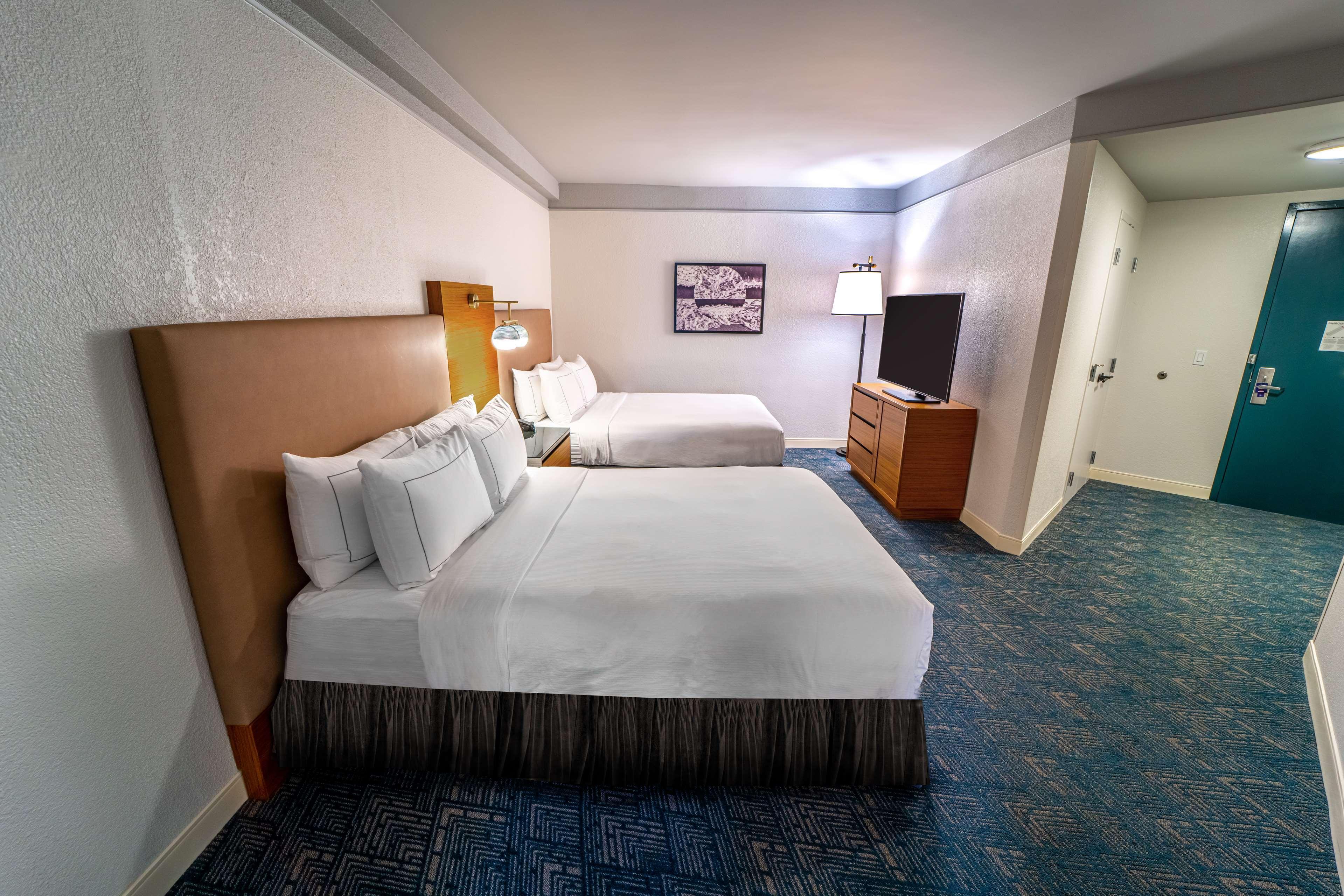 Hotel Doubletree By Hilton Rocky Point Waterfront Tampa