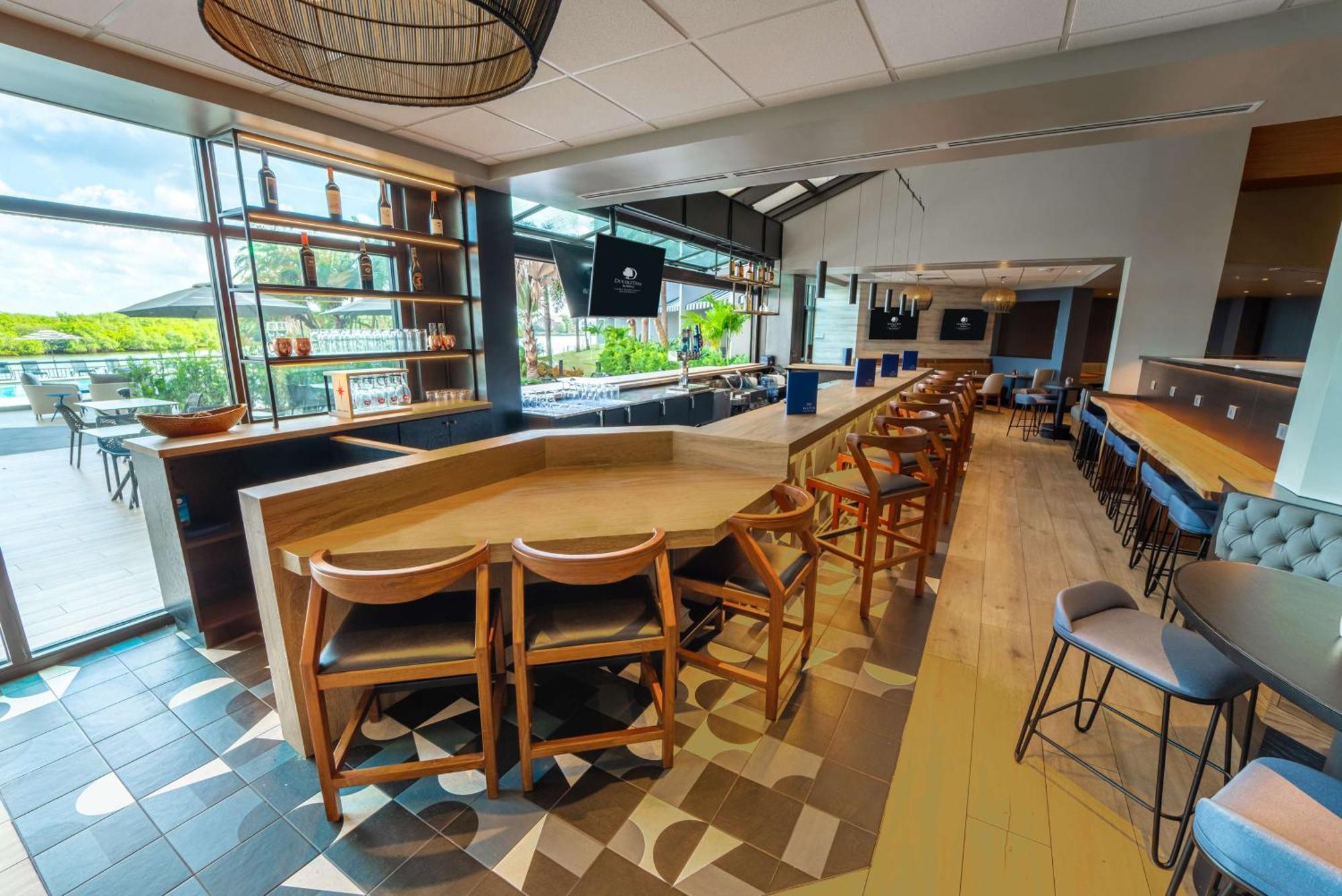 Doubletree By Hilton Rocky Point Waterfront Hotel Tampa