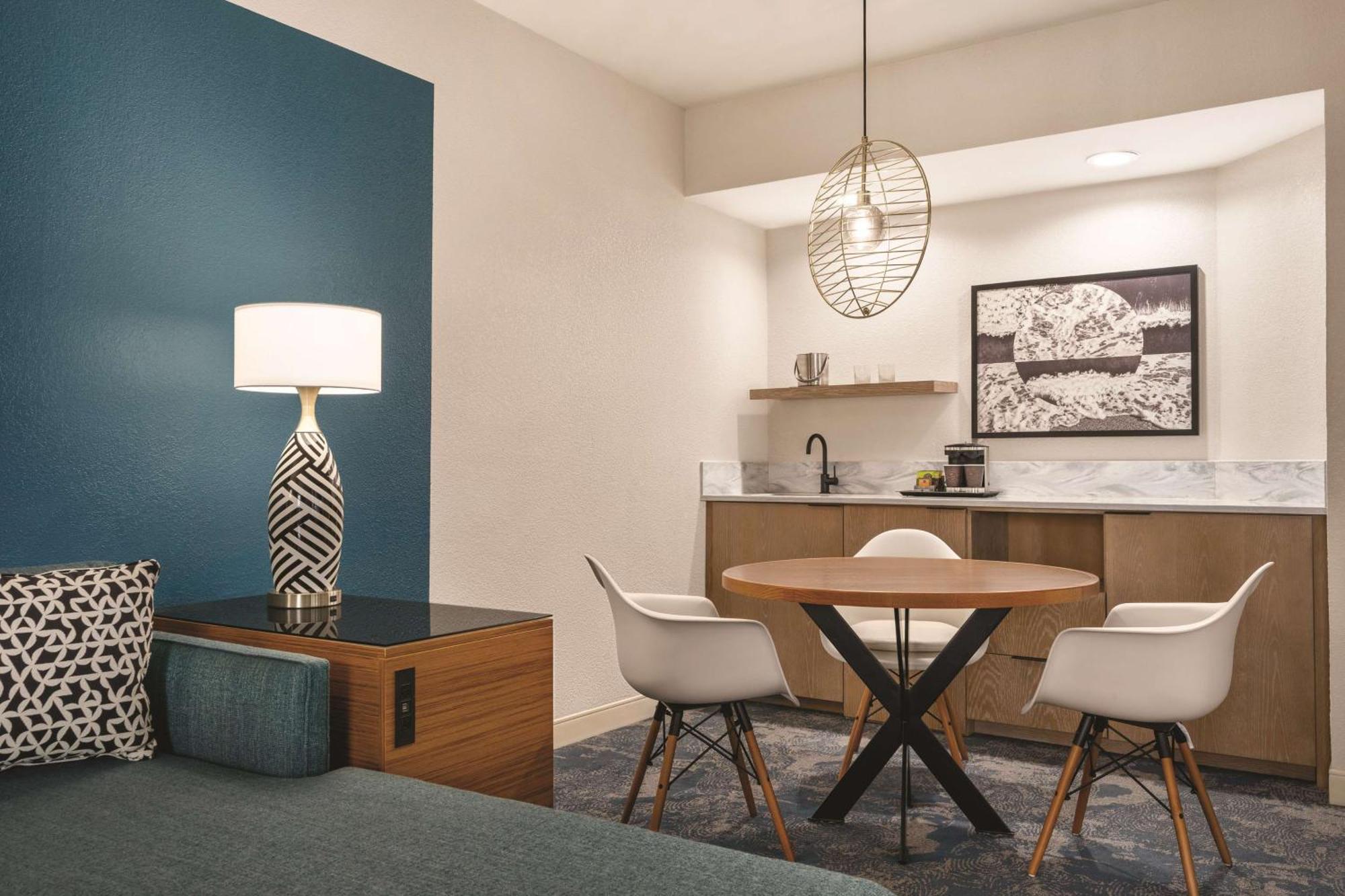 Doubletree By Hilton Rocky Point Waterfront Hotel 3*