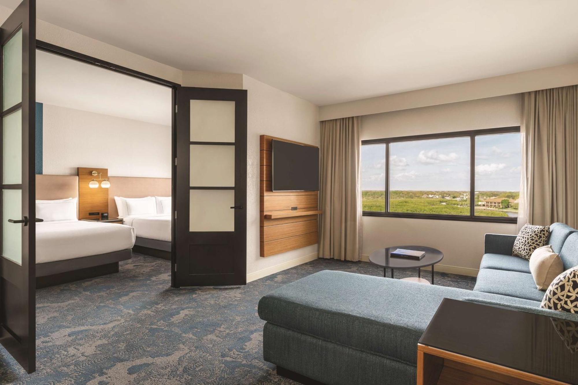 Hotel Doubletree By Hilton Rocky Point Waterfront Tampa