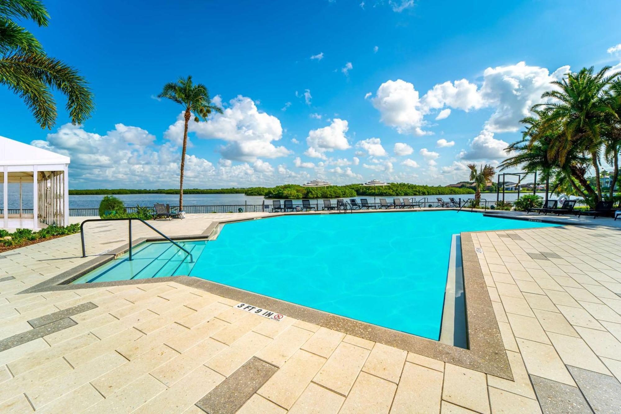 Doubletree By Hilton Rocky Point Waterfront Hotel 3*