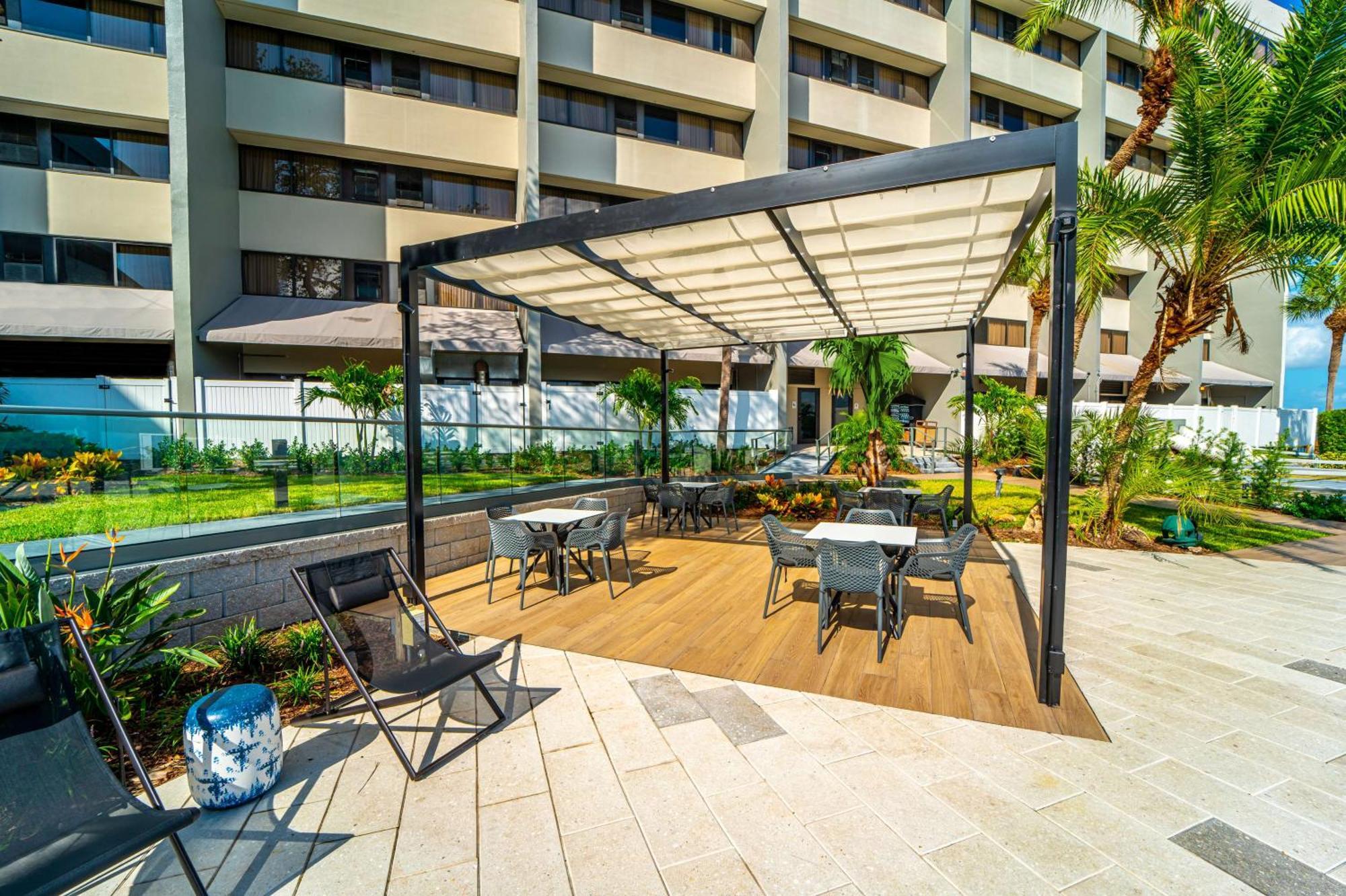 Hotel Doubletree By Hilton Rocky Point Waterfront Tampa
